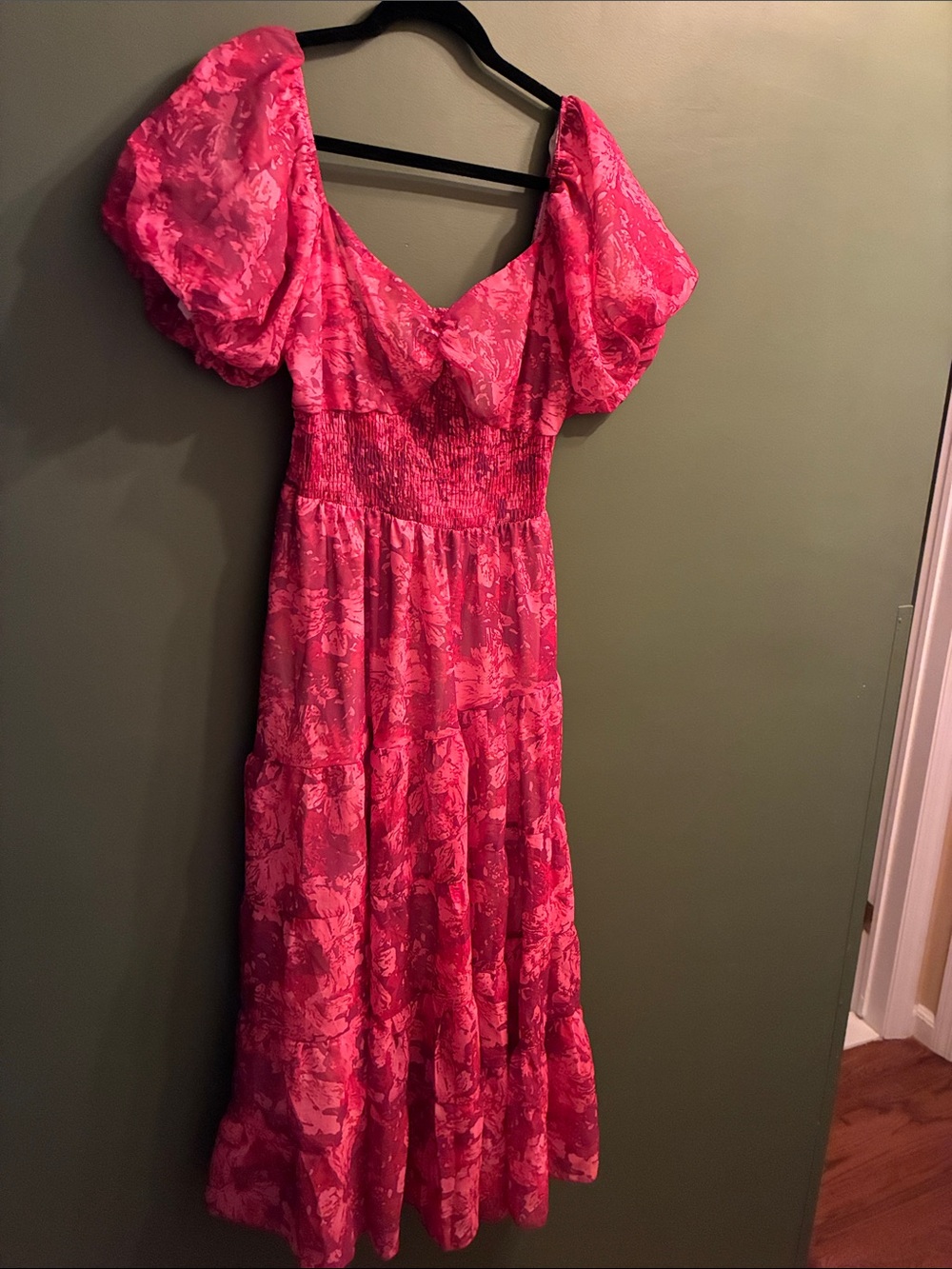 Pink Floral Puff-Sleeve Midi Dress